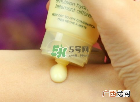 倩碧黄油和科颜氏高保湿霜哪个好_产品对比