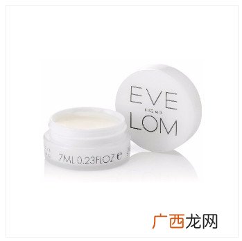 嘴唇干裂脱皮用什么唇膏好 我选择涂这4款