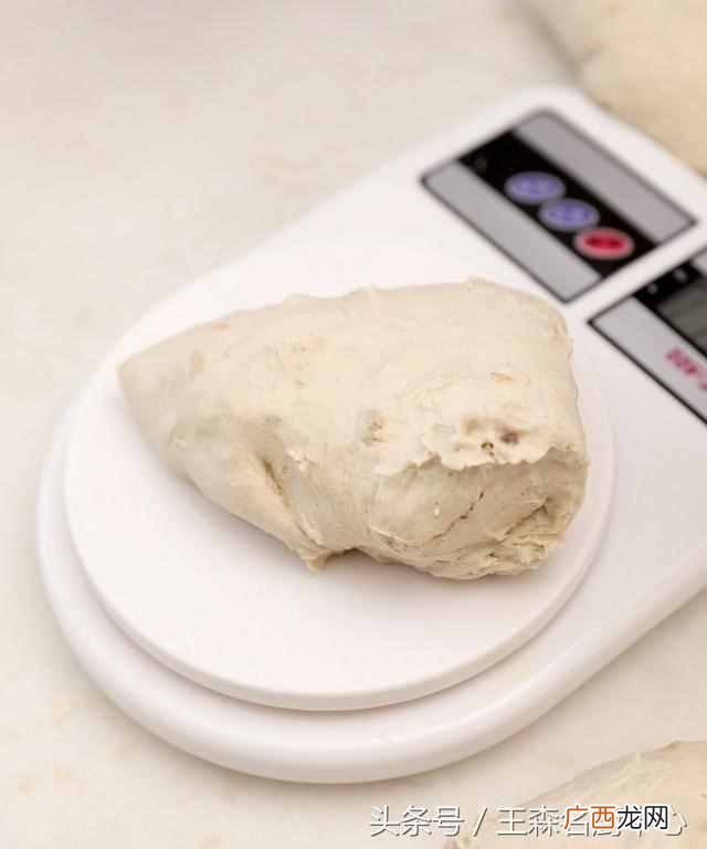 家庭最简单面包的做法?四款简单易操作的家庭版面包制作
