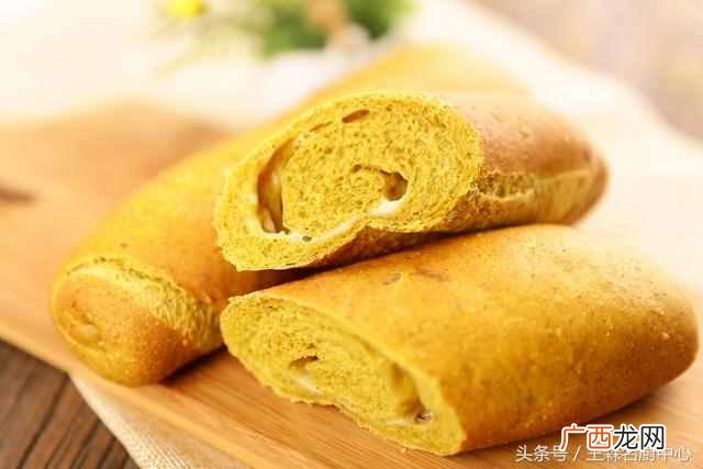 家庭最简单面包的做法?四款简单易操作的家庭版面包制作