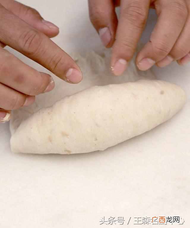 家庭最简单面包的做法?四款简单易操作的家庭版面包制作