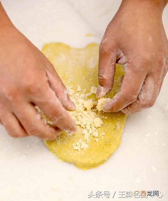 家庭最简单面包的做法?四款简单易操作的家庭版面包制作