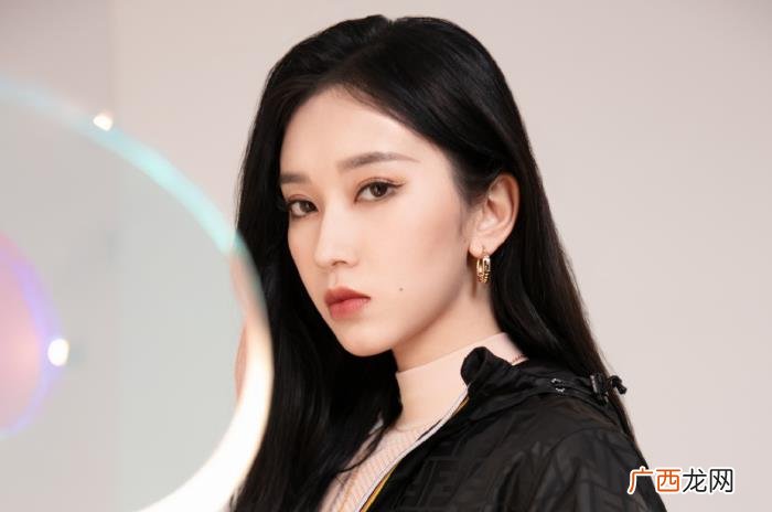 蔡徐坤女朋友，蔡徐坤刘令姿恋情添新锤