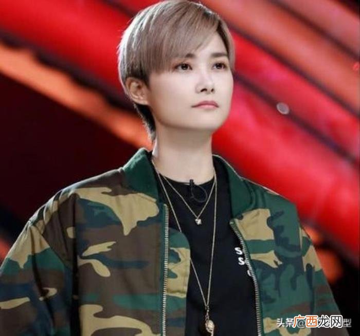 方脸适合什么发型，方脸女生适合什么发型
