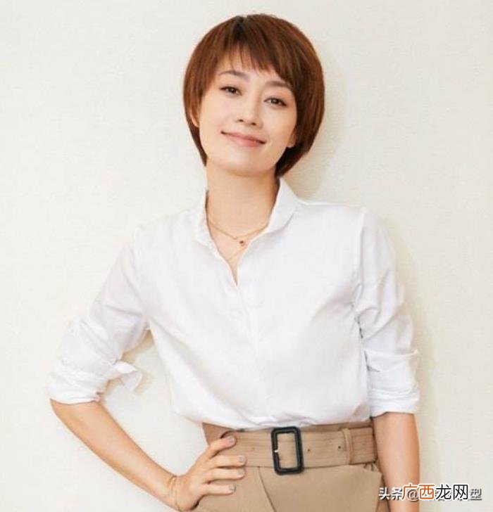 方脸适合什么发型，方脸女生适合什么发型