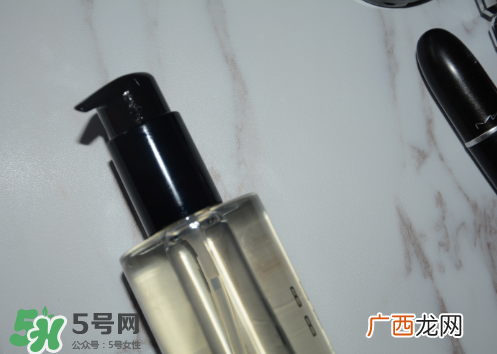 bobbi brown卸妆油好用吗？芭比波朗卸妆油怎么样？