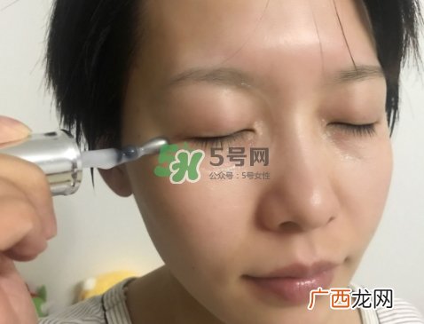 兰蔻小灰瓶怎么用？兰蔻小灰瓶眼部精华使用方法