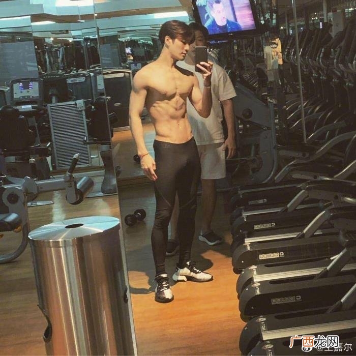 王嘉尔回应，王嘉尔回应粉丝自称Chinese