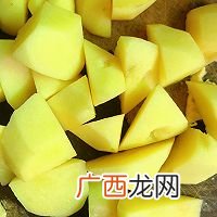 土豆焖鸡
