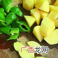 土豆焖鸡