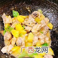 土豆焖鸡