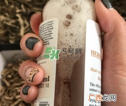 科颜氏金盏花水和黛珂紫苏水哪个好？金盏花和紫苏水对比