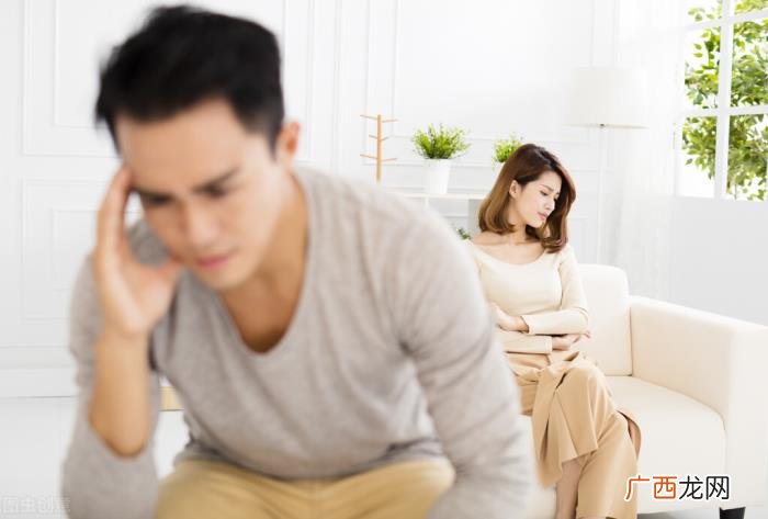 私底下却在偷偷联系 老公删掉小三微信电话又联系