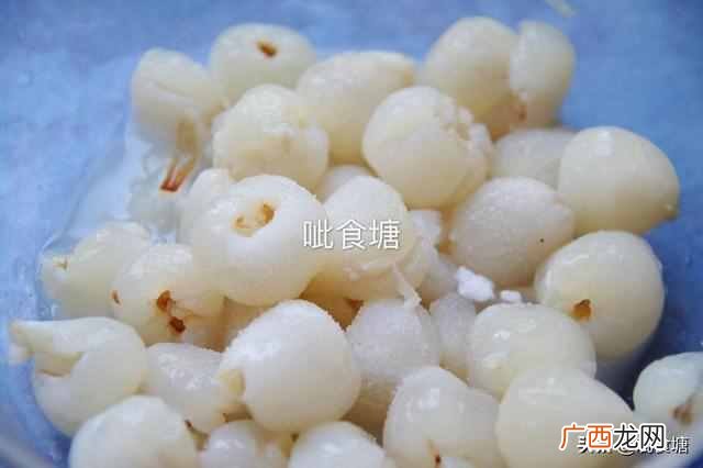 荔枝糖水罐头的做法？爱吃荔枝又怕上火，这样做