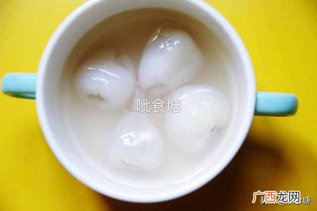 荔枝糖水罐头的做法？爱吃荔枝又怕上火，这样做