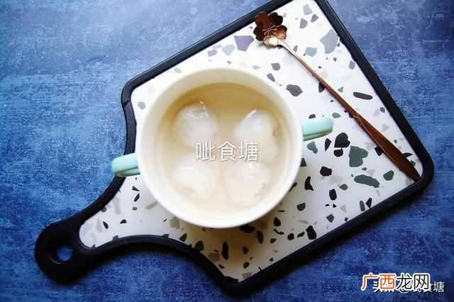 荔枝糖水罐头的做法？爱吃荔枝又怕上火，这样做