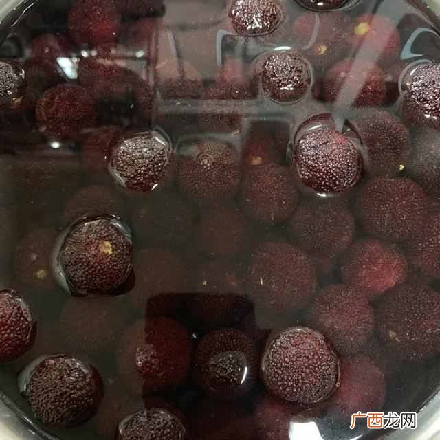 杨梅干怎么做好吃？杨梅上市吃不完，不妨做个杨梅干