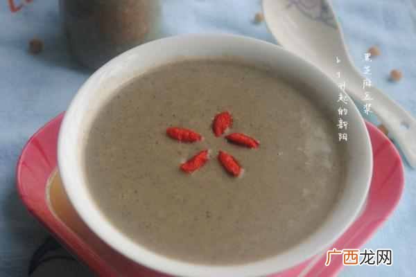 怎么自己在家里做黑芝麻豆浆呢？？一碗浓稠香醇的黑芝麻豆浆的做法