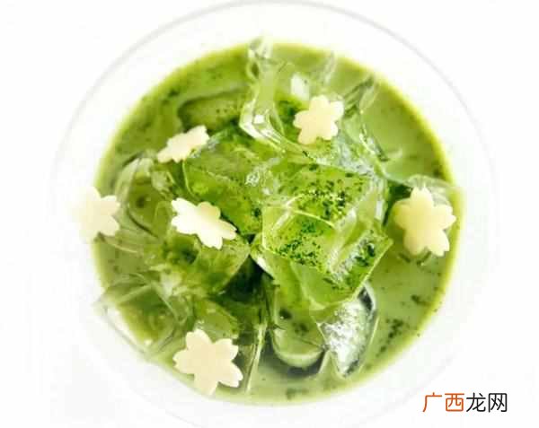 如何自制抹茶奶茶,拉出漂亮的花?抹茶拿铁制作教程