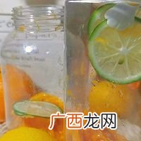 甜橙果粒茉莉茶