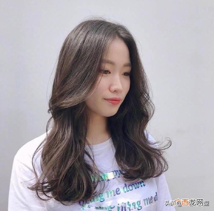 头发多的女生适合什么发型，适合做什么样式的发型