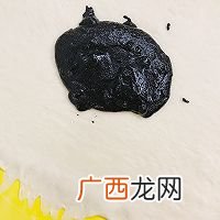黑芝麻面包