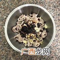 粤菜大排档风味拍蒜豉香蒸大肠