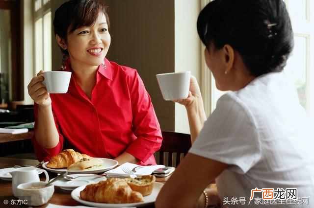长期大量喝茶，会伤肾吗？怎样喝茶才对人的身体最好？