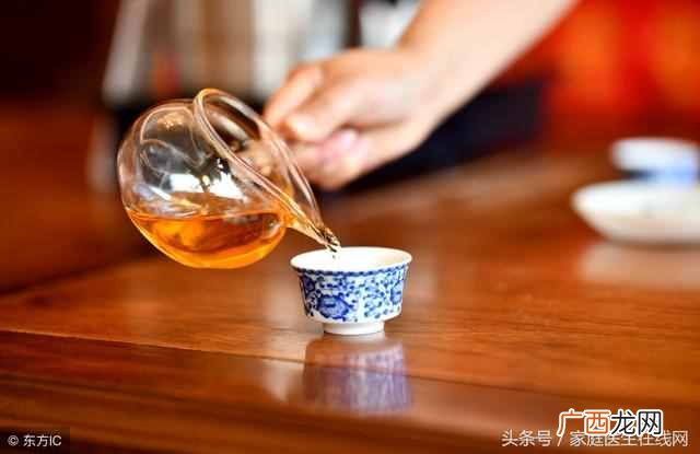 长期大量喝茶，会伤肾吗？怎样喝茶才对人的身体最好？
