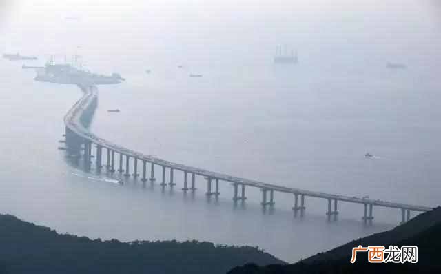 为什么很多跨海大桥要建成曲线？？港珠澳大桥为什么是曲线的？