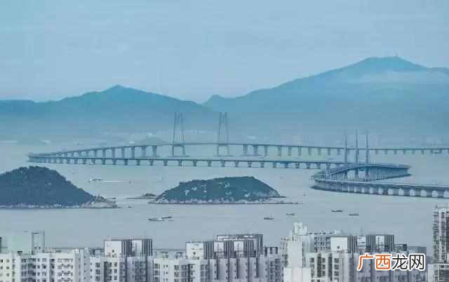 为什么很多跨海大桥要建成曲线？？港珠澳大桥为什么是曲线的？