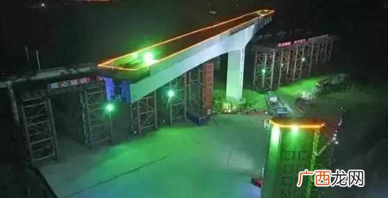 为什么很多跨海大桥要建成曲线？？港珠澳大桥为什么是曲线的？