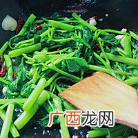 炝炒空心菜
