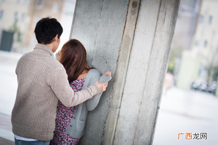 女人遇到前任是什么感觉，分手后再遇到前任时