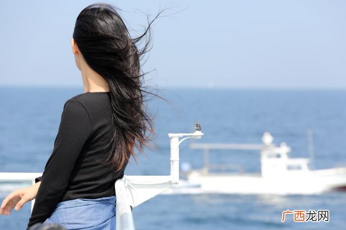 女人遇到前任是什么感觉，分手后再遇到前任时