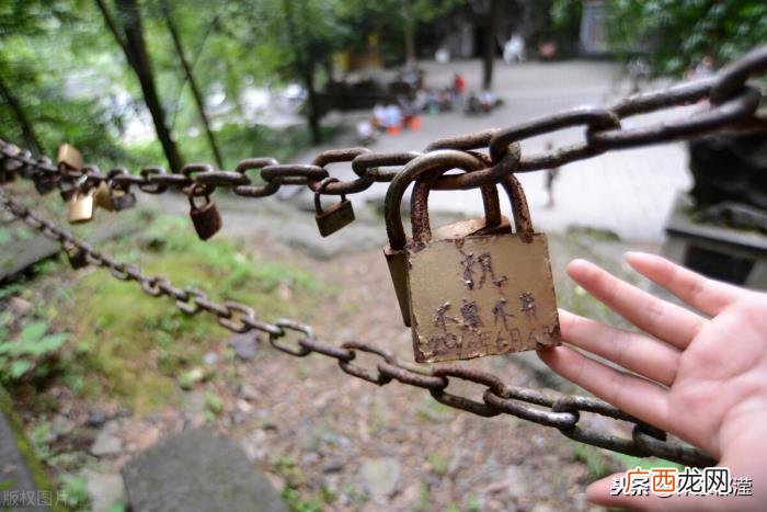 男友坚决分手拒绝见面，相恋10年的异地恋男友宁愿分手
