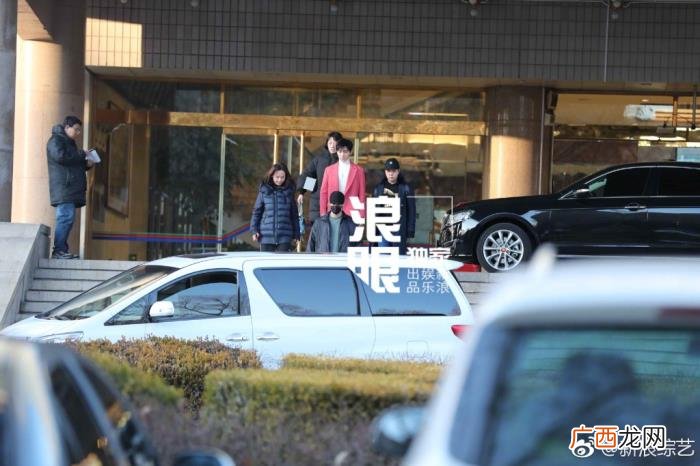 杨洋进央视，杨洋2018央视狗年春晚彩排影像盘点