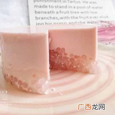 怎样自己在家做草莓椰奶冻？？史上最好吃的草莓椰奶冻做法