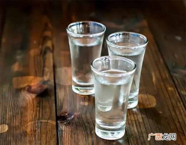 怎么区分白酒是酿造的还是勾兑的？3点常识，6个技巧