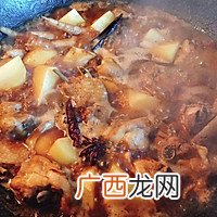 鸡肉炖土豆