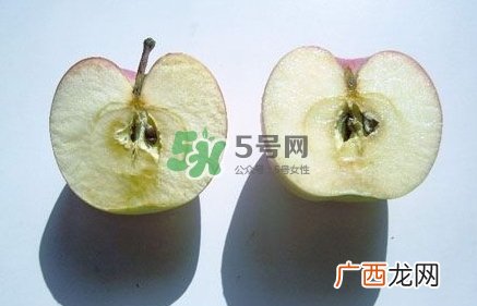 olay小白瓶和乐敦cc美容液哪个好?olay小白瓶和乐敦cc顺序