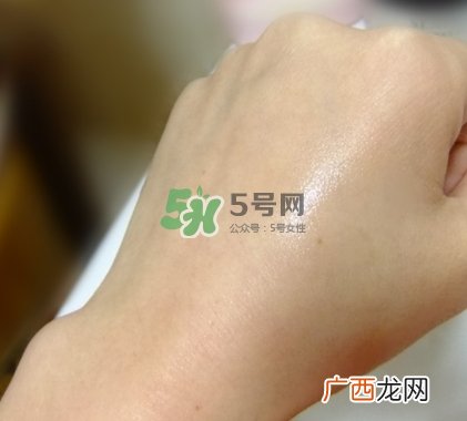 雅诗兰黛小棕瓶安瓶胶囊怎么样？雅诗兰黛小棕瓶胶囊功效