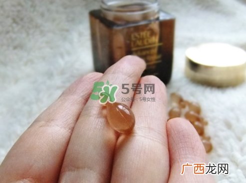 雅诗兰黛小棕瓶安瓶胶囊怎么样？雅诗兰黛小棕瓶胶囊功效