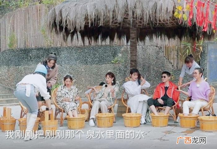 郭麒麟恋爱，秦海璐曝干儿子郭麒麟已谈过3次恋爱