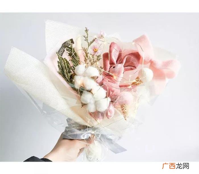 抱女生是软软的感觉吗，拥抱一个女孩是什么感觉
