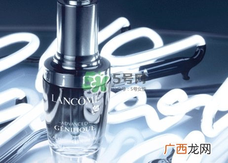 兰蔻小黑瓶和sk2小灯泡哪个好？兰蔻小黑瓶和小灯泡怎么用
