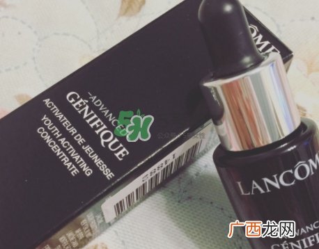 兰蔻小黑瓶和sk2小灯泡哪个好？兰蔻小黑瓶和小灯泡怎么用