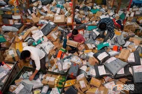 免费取件的快递驿站，究竟靠什么赚钱？