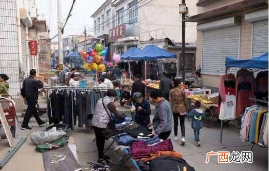 全国摆地摊的兴起，会不会冲击电商与实体店的经济？