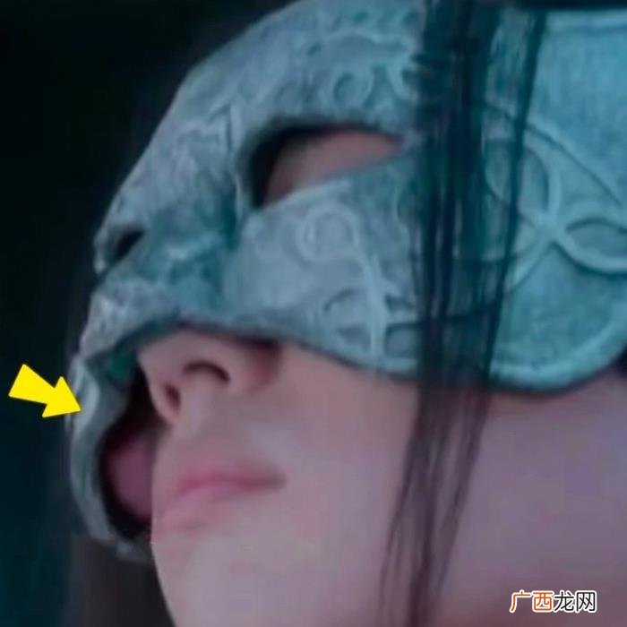 肖战脸小吗，#肖战面具里塞美妆蛋#如何夸脸小